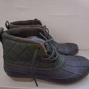 London FOG Green Quilted Duck Boots 11M